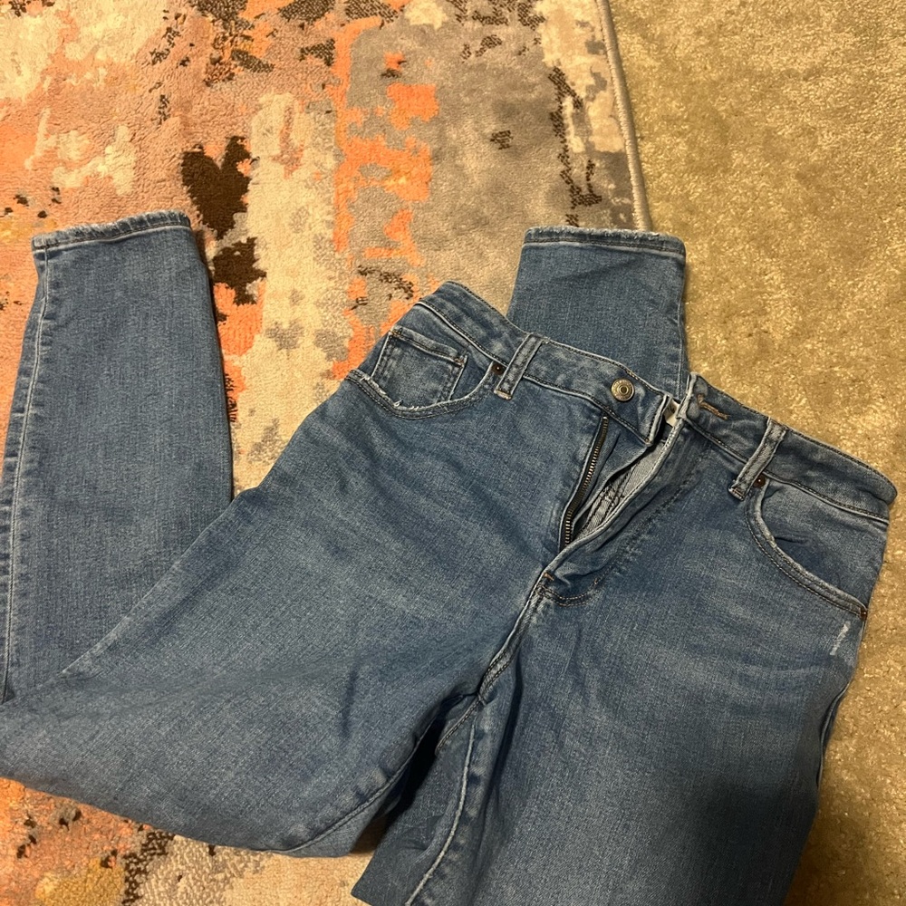 A&F Super skinny ankle curve love high rise jean!